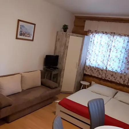 Apartment U Srubu *